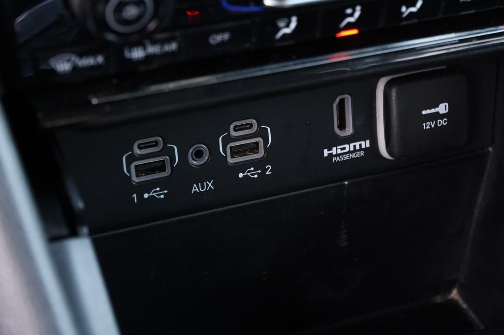 Jeep Grand Cherokee 4xe Vehicle Full-screen Gallery Image 20