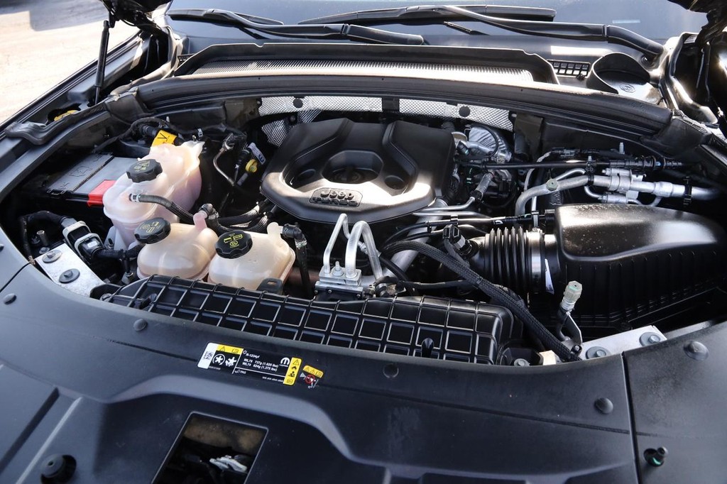 Jeep Grand Cherokee 4xe Vehicle Full-screen Gallery Image 30