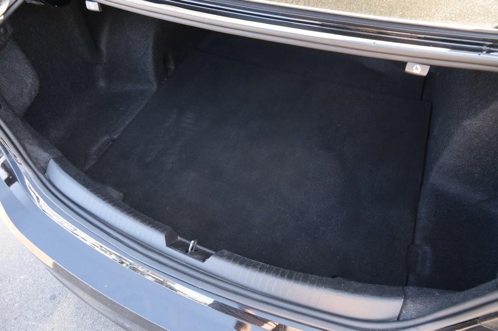Chevrolet Malibu Vehicle Full-screen Gallery Image 6
