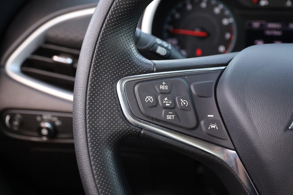 Chevrolet Malibu Vehicle Full-screen Gallery Image 11