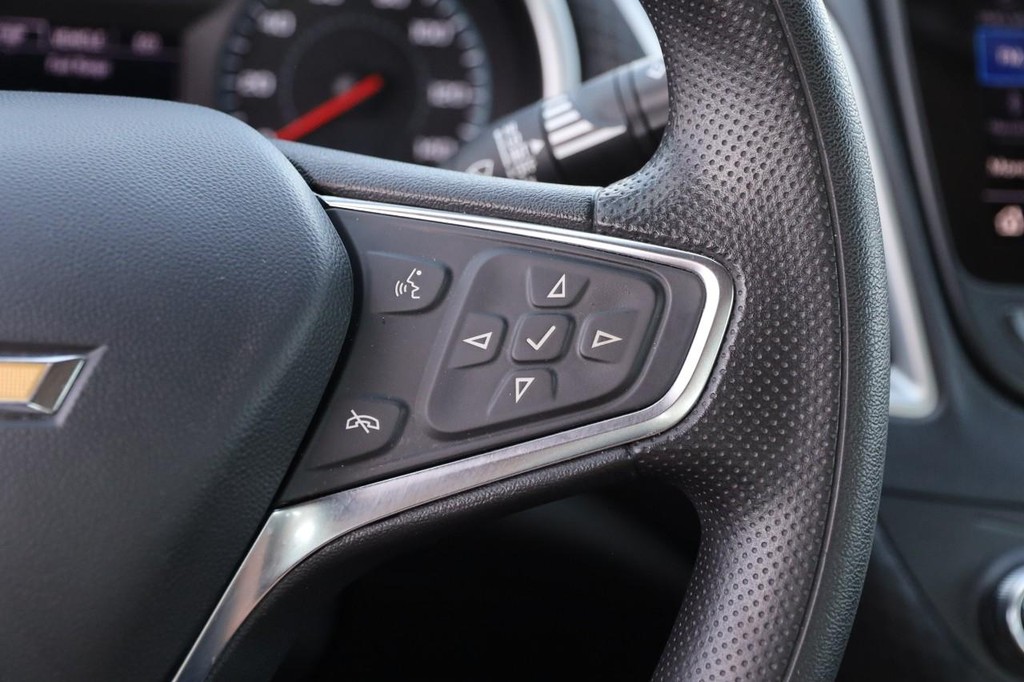 Chevrolet Malibu Vehicle Full-screen Gallery Image 12