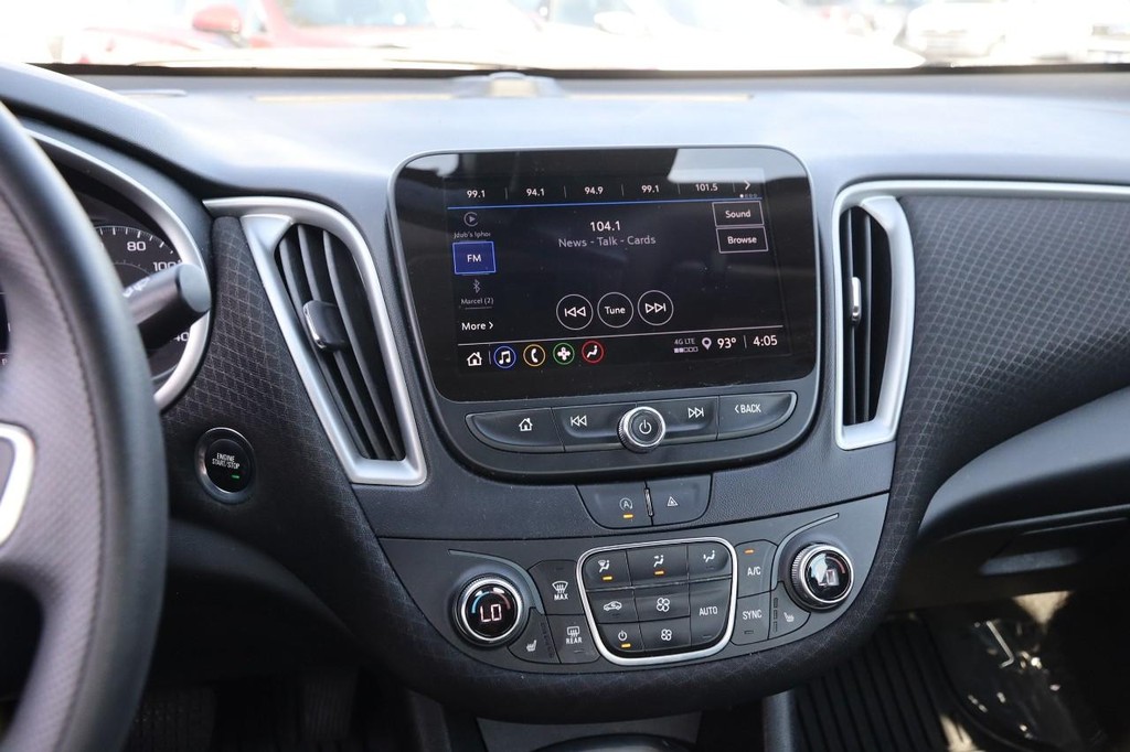 Chevrolet Malibu Vehicle Full-screen Gallery Image 15