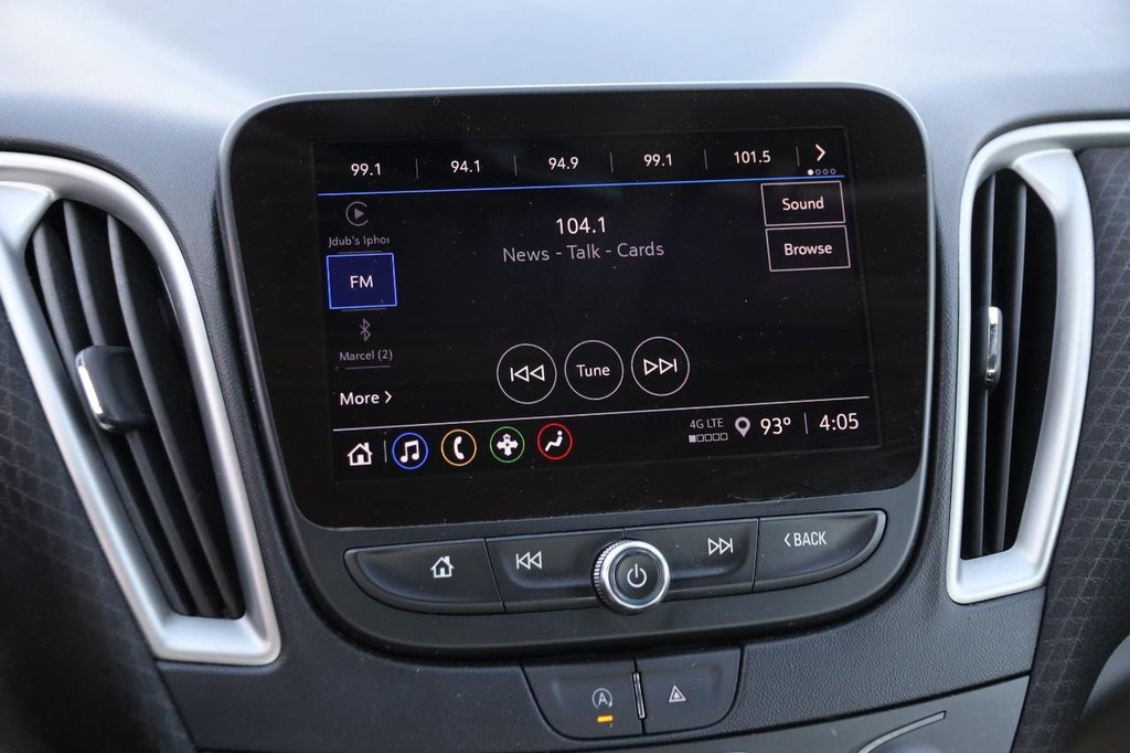 Chevrolet Malibu Vehicle Full-screen Gallery Image 16
