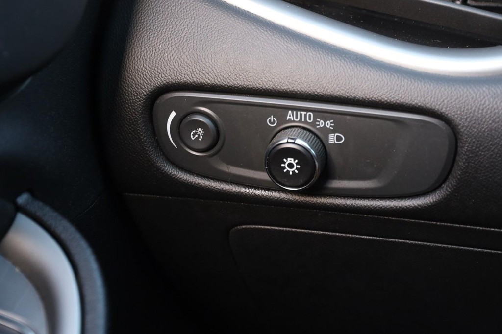 Chevrolet Malibu Vehicle Full-screen Gallery Image 20