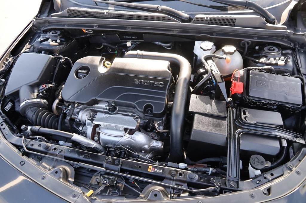 Chevrolet Malibu Vehicle Full-screen Gallery Image 27