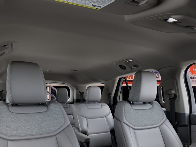 Ford Explorer Vehicle Image 22