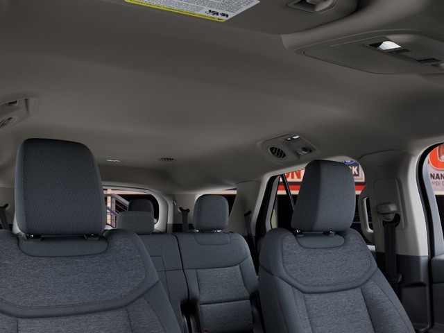 Ford Explorer Vehicle Image 22