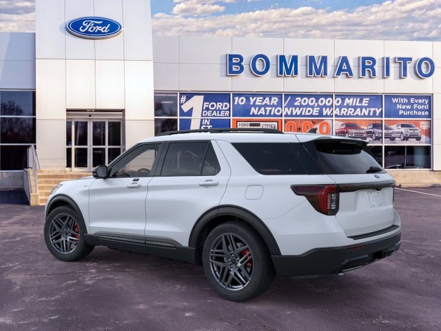 Ford Explorer Vehicle Image 04