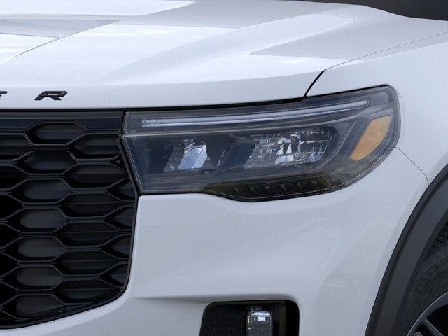 Ford Explorer Vehicle Image 18