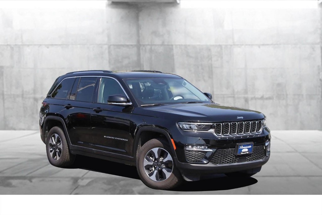 Jeep Grand Cherokee 4xe Vehicle Full-screen Gallery Image 6