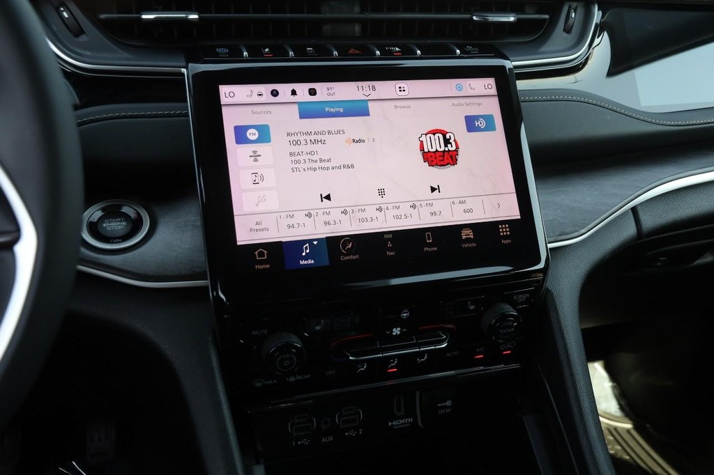 Jeep Grand Cherokee 4xe Vehicle Full-screen Gallery Image 17
