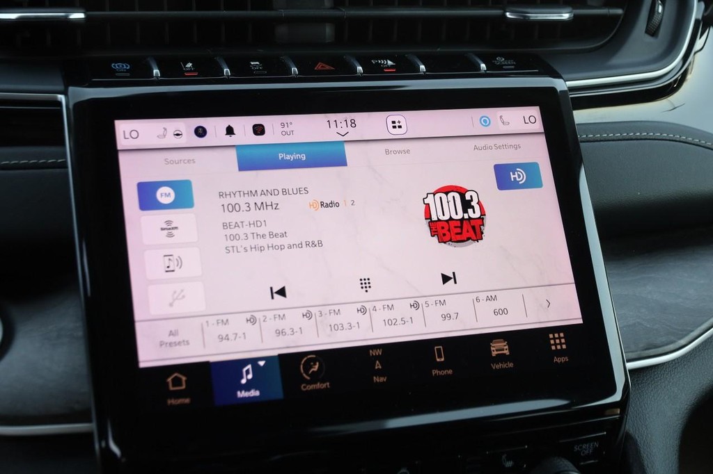 Jeep Grand Cherokee 4xe Vehicle Full-screen Gallery Image 18