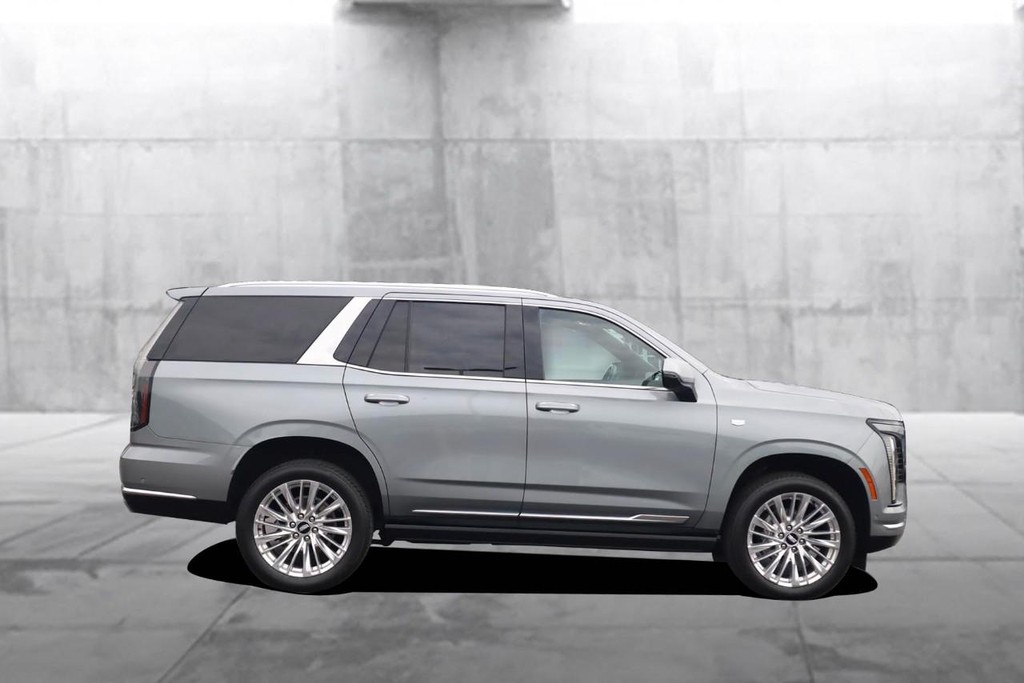 Cadillac Escalade Vehicle Full-screen Gallery Image 05