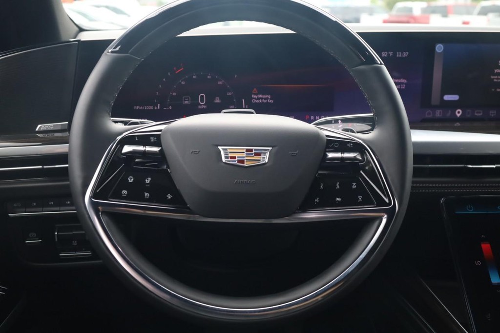 Cadillac Escalade Vehicle Full-screen Gallery Image 08