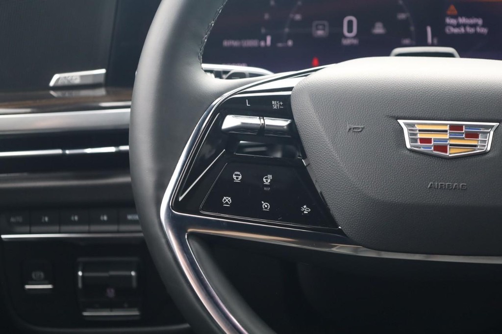 Cadillac Escalade Vehicle Full-screen Gallery Image 10
