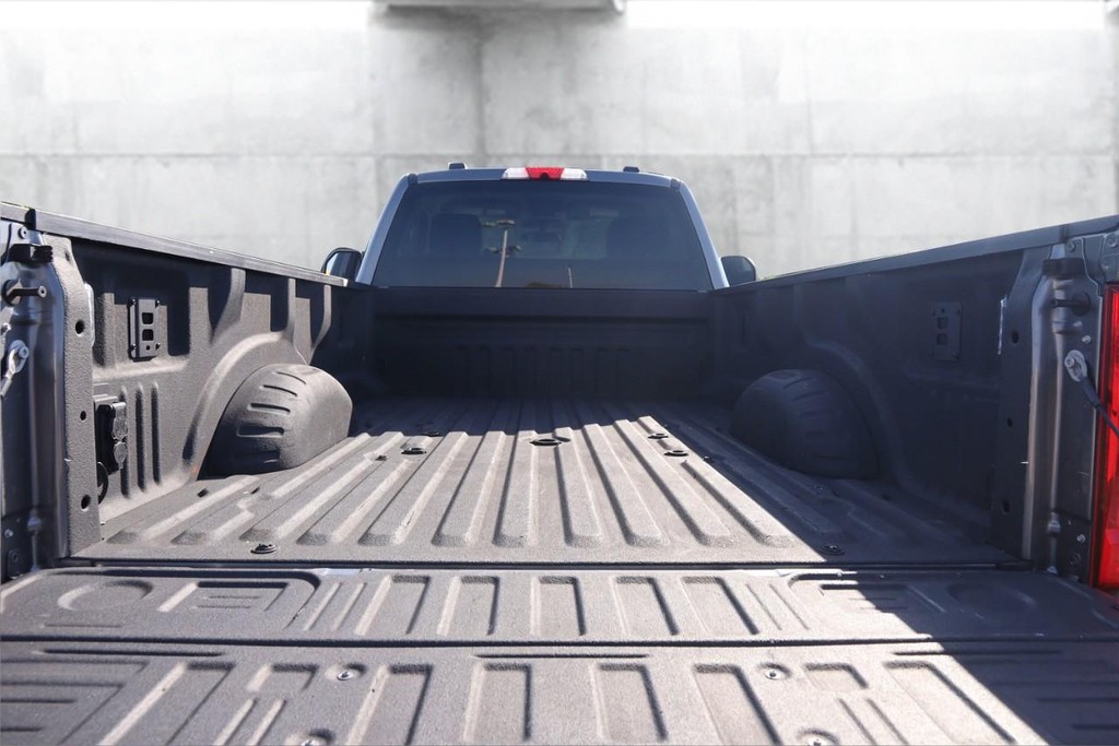 Ford Super Duty F-350 DRW Vehicle Full-screen Gallery Image 7
