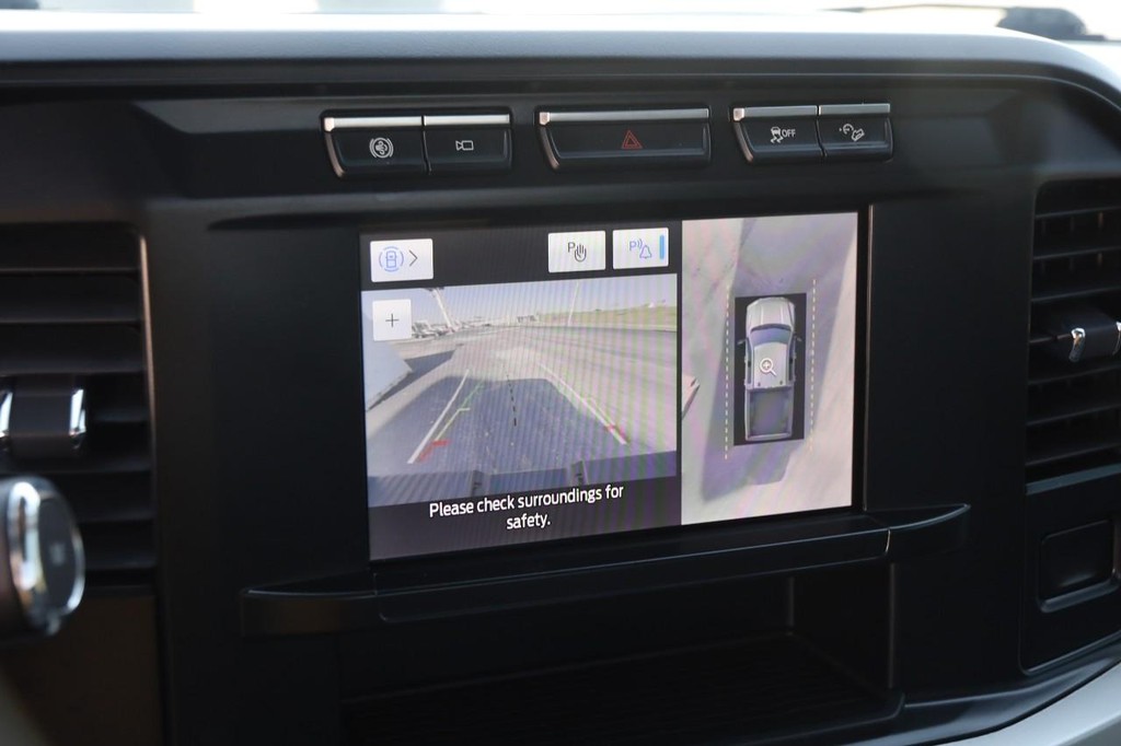 Ford Super Duty F-350 DRW Vehicle Full-screen Gallery Image 18