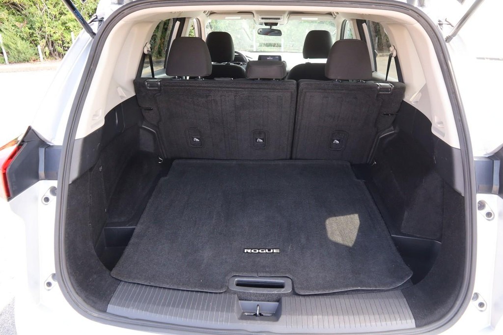 Nissan Rogue Vehicle Image 07