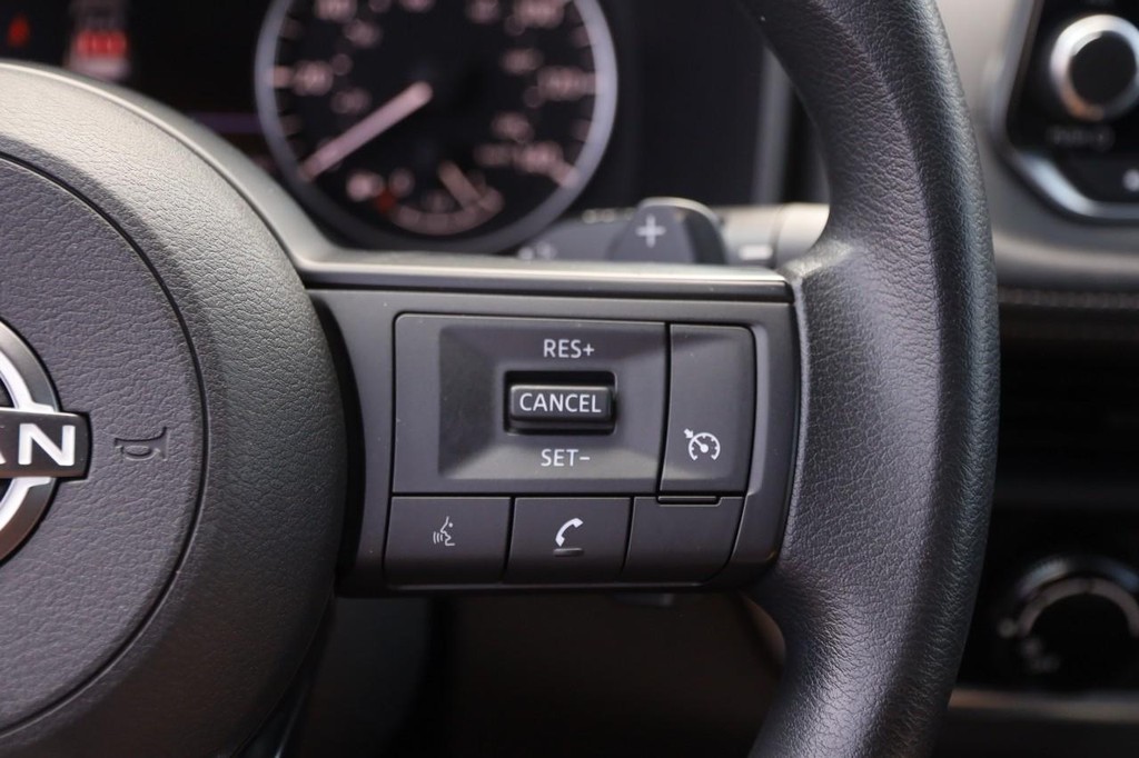 Nissan Rogue Vehicle Image 12