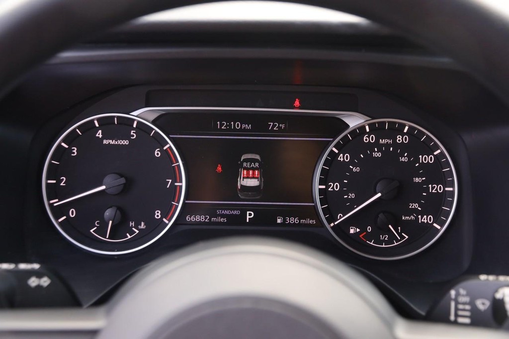 Nissan Rogue Vehicle Image 13
