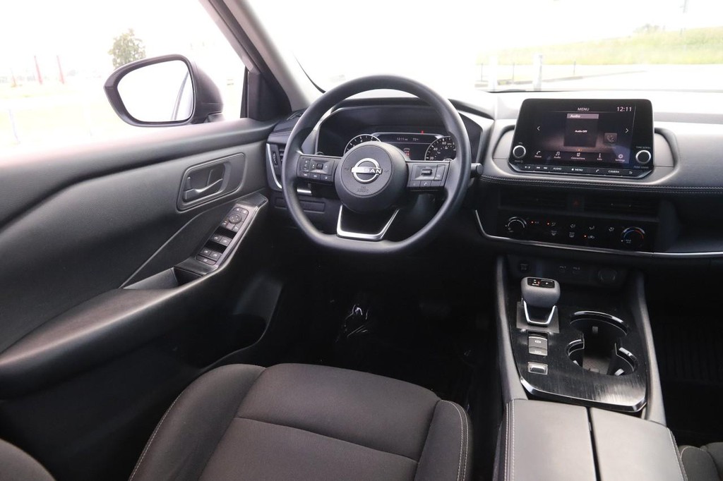 Nissan Rogue Vehicle Image 23