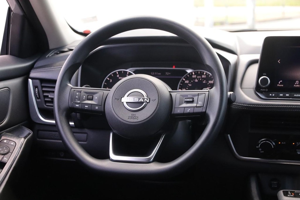 Nissan Rogue Vehicle Image 24