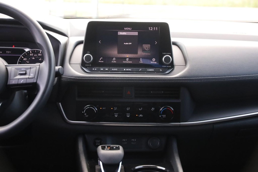 Nissan Rogue Vehicle Image 25