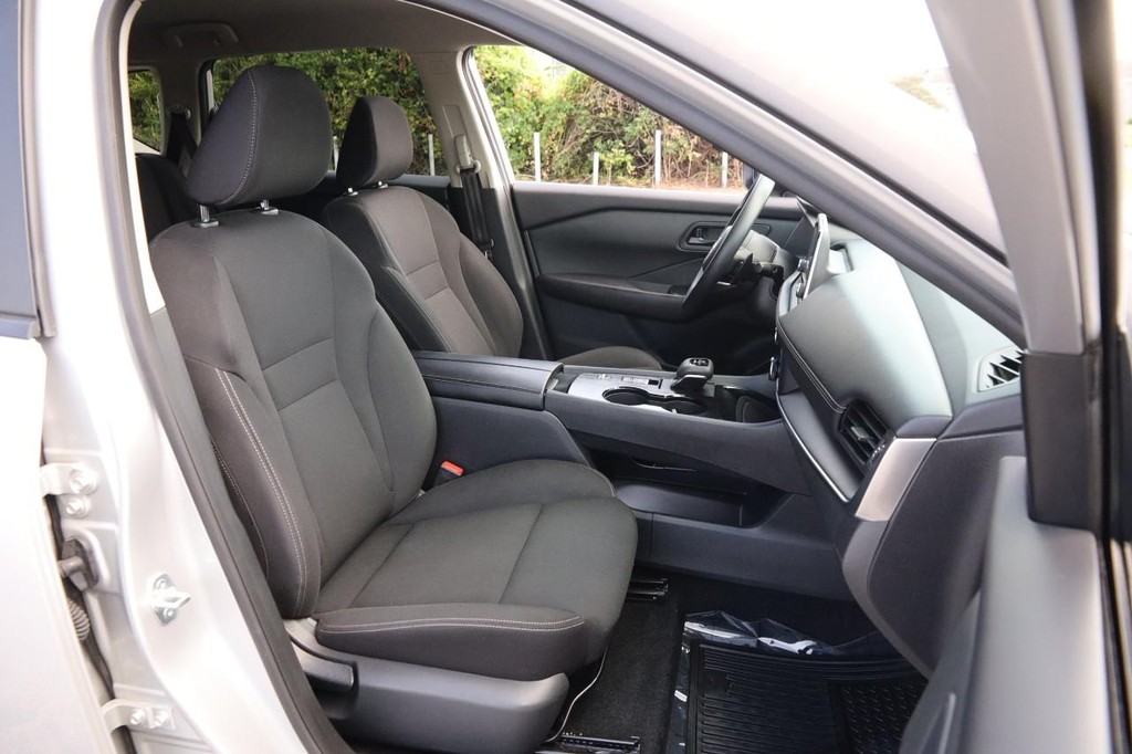 Nissan Rogue Vehicle Image 27