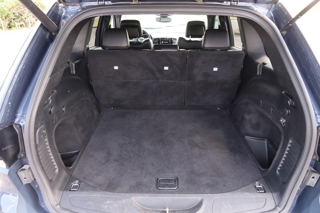 Jeep Grand Cherokee Vehicle Full-screen Gallery Image 7