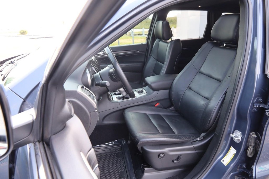 Jeep Grand Cherokee Vehicle Full-screen Gallery Image 10