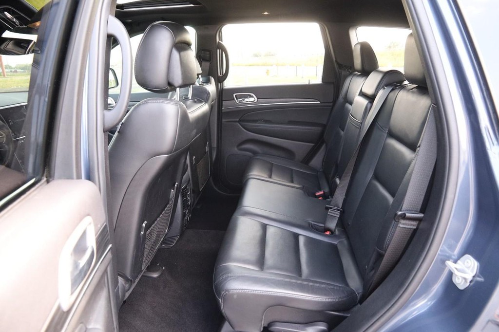Jeep Grand Cherokee Vehicle Full-screen Gallery Image 11