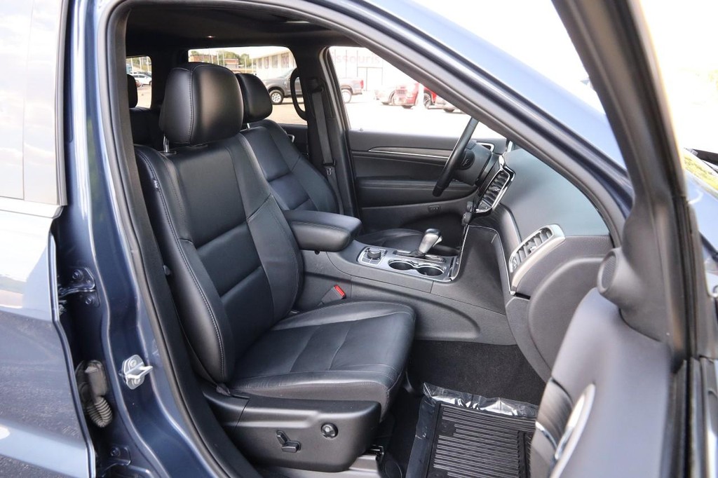 Jeep Grand Cherokee Vehicle Full-screen Gallery Image 28