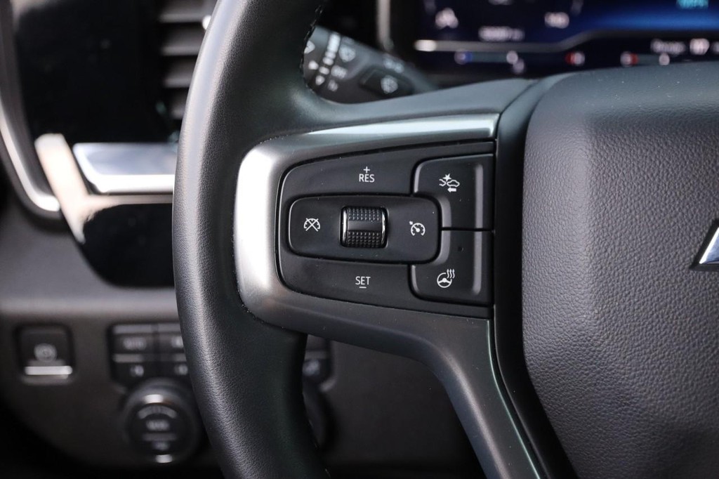 Chevrolet Silverado 1500 Vehicle Full-screen Gallery Image 11