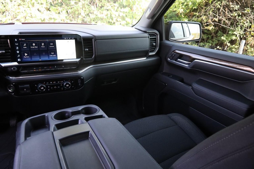 Chevrolet Silverado 1500 Vehicle Full-screen Gallery Image 26