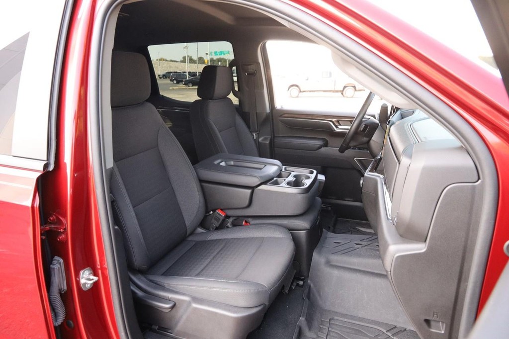 Chevrolet Silverado 1500 Vehicle Full-screen Gallery Image 27