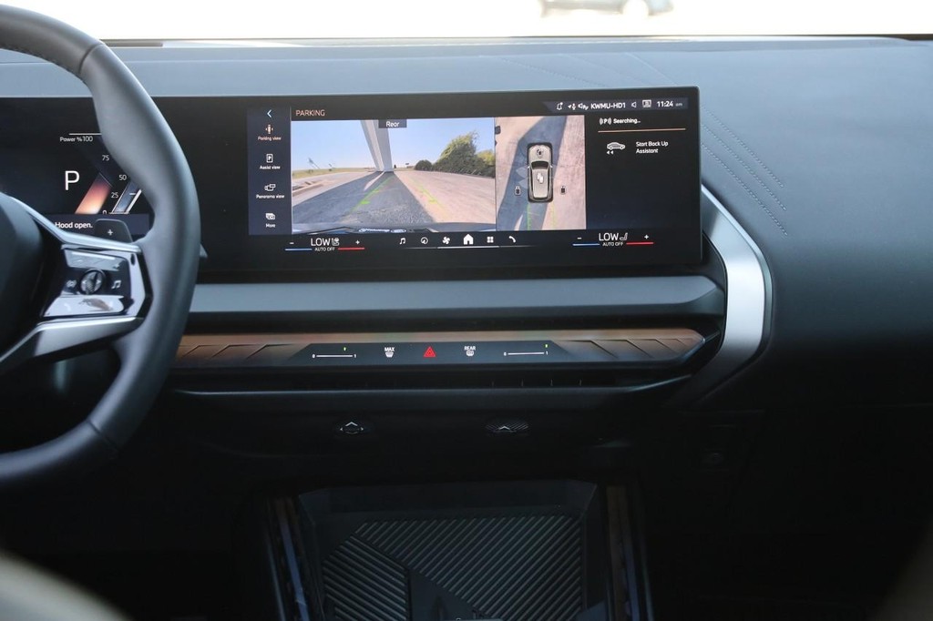 BMW X3 Vehicle Full-screen Gallery Image 28