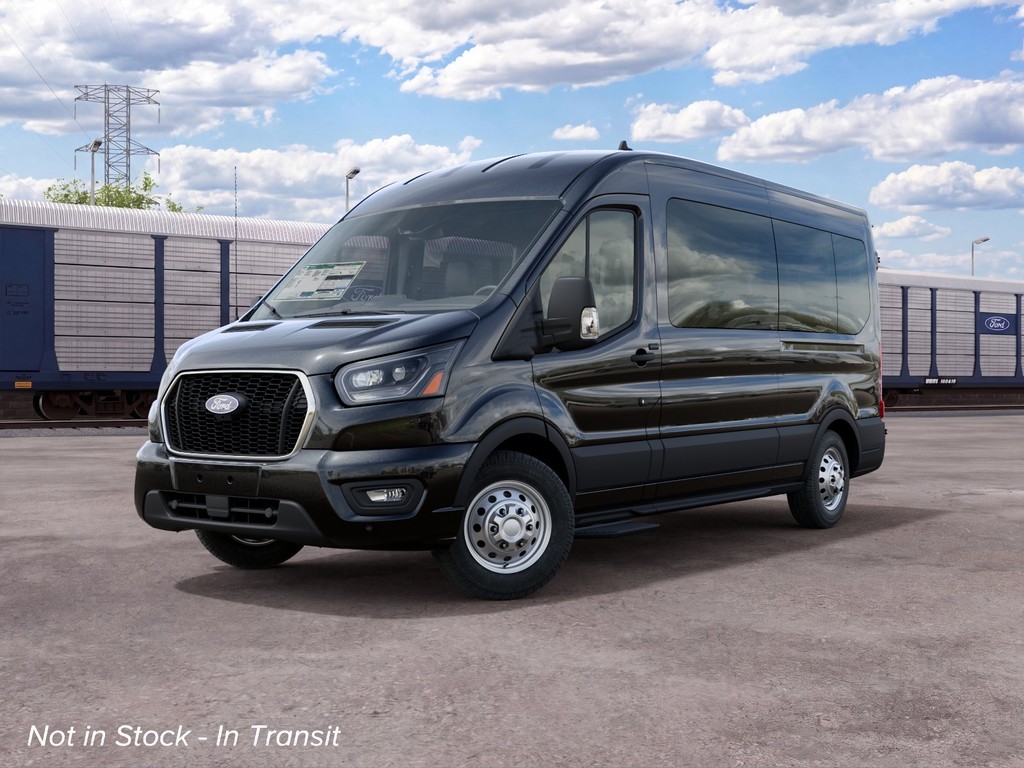 Ford Transit-350 Vehicle Full-screen Gallery Image 2