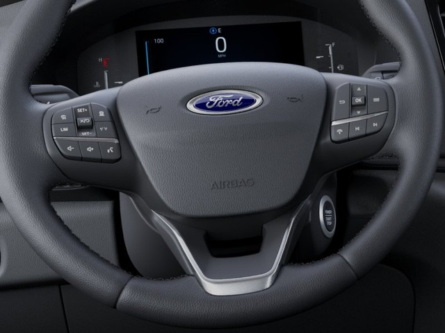 Ford Transit-350 Vehicle Full-screen Gallery Image 12