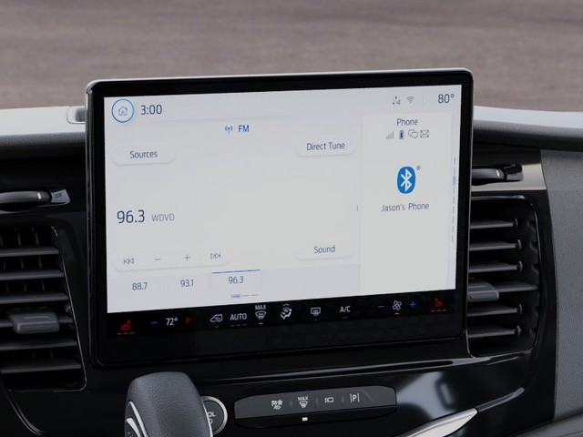 Ford Transit-350 Vehicle Full-screen Gallery Image 14