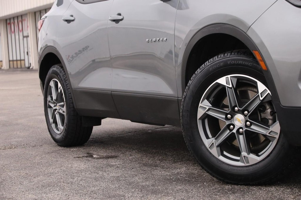 Chevrolet Blazer Vehicle Full-screen Gallery Image 3
