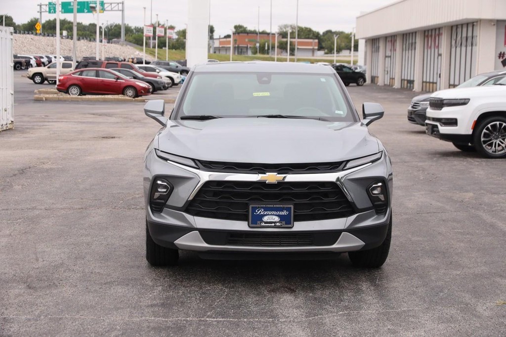 Chevrolet Blazer Vehicle Full-screen Gallery Image 4