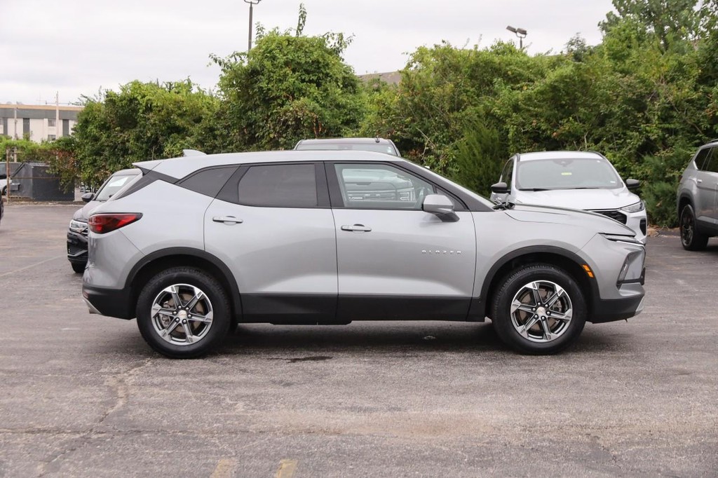 Chevrolet Blazer Vehicle Full-screen Gallery Image 5