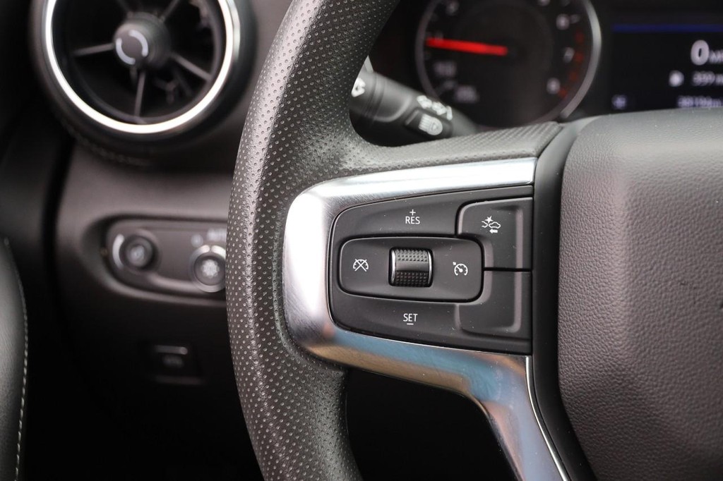 Chevrolet Blazer Vehicle Full-screen Gallery Image 11