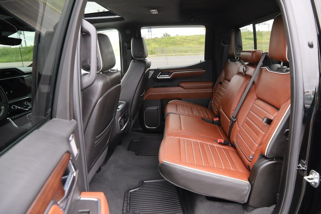 GMC Sierra 1500 Vehicle Full-screen Gallery Image 11