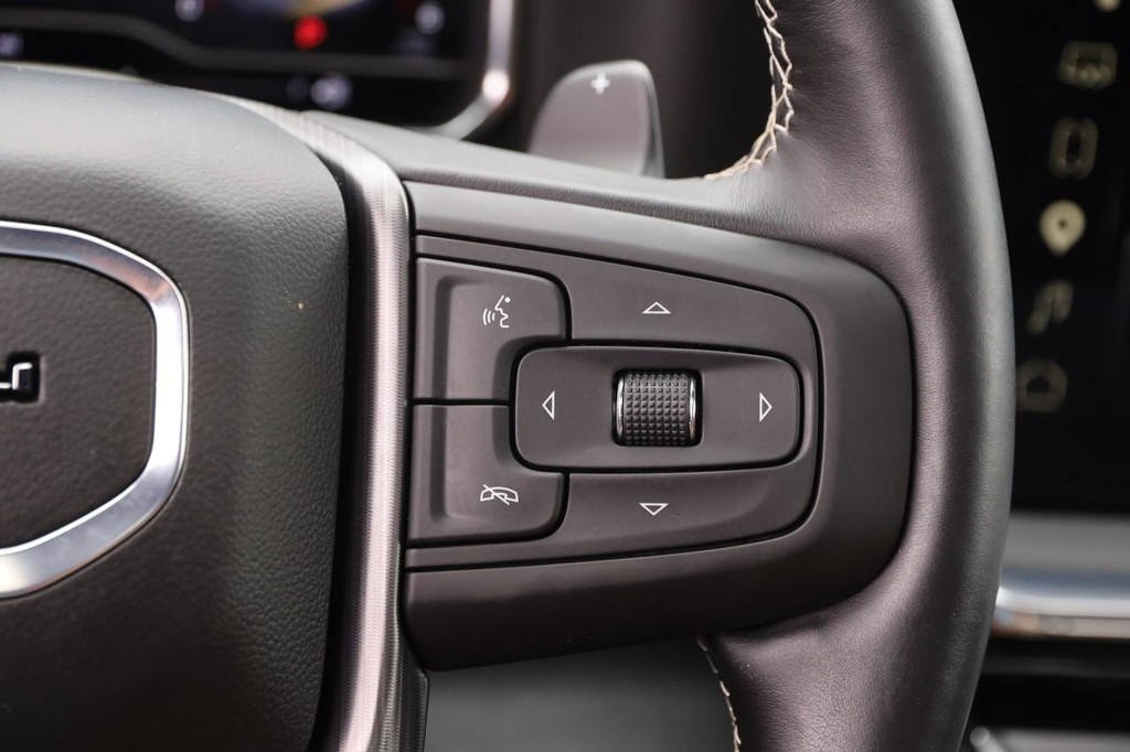 GMC Sierra 1500 Vehicle Full-screen Gallery Image 14