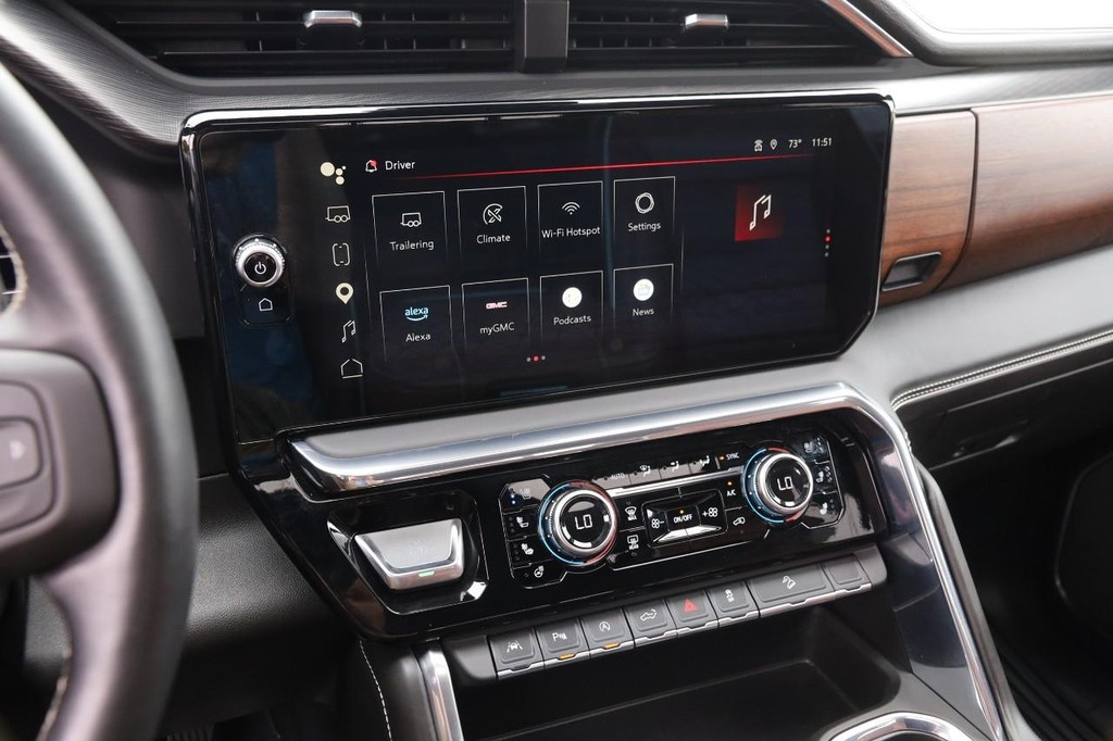 GMC Sierra 1500 Vehicle Full-screen Gallery Image 17