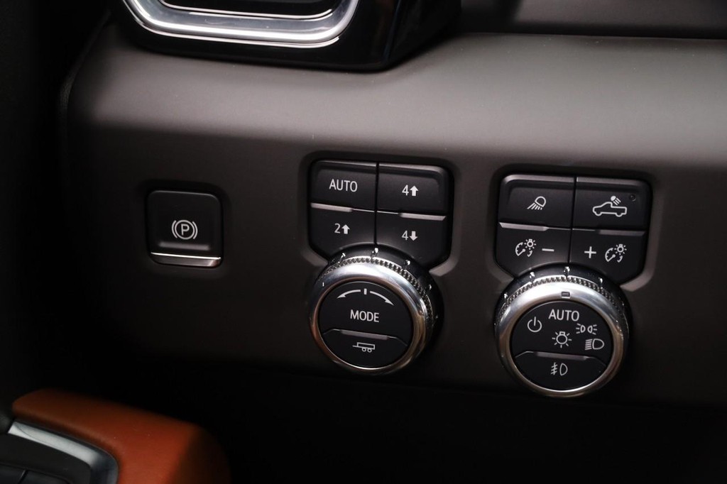 GMC Sierra 1500 Vehicle Full-screen Gallery Image 22