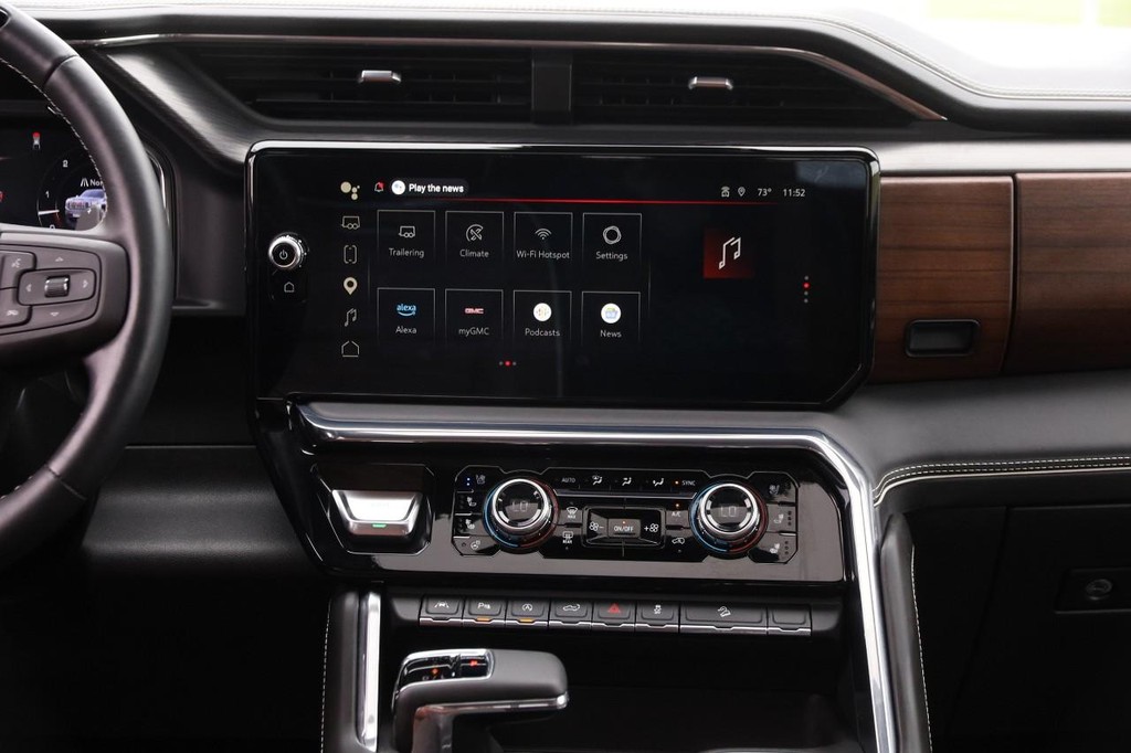 GMC Sierra 1500 Vehicle Full-screen Gallery Image 26