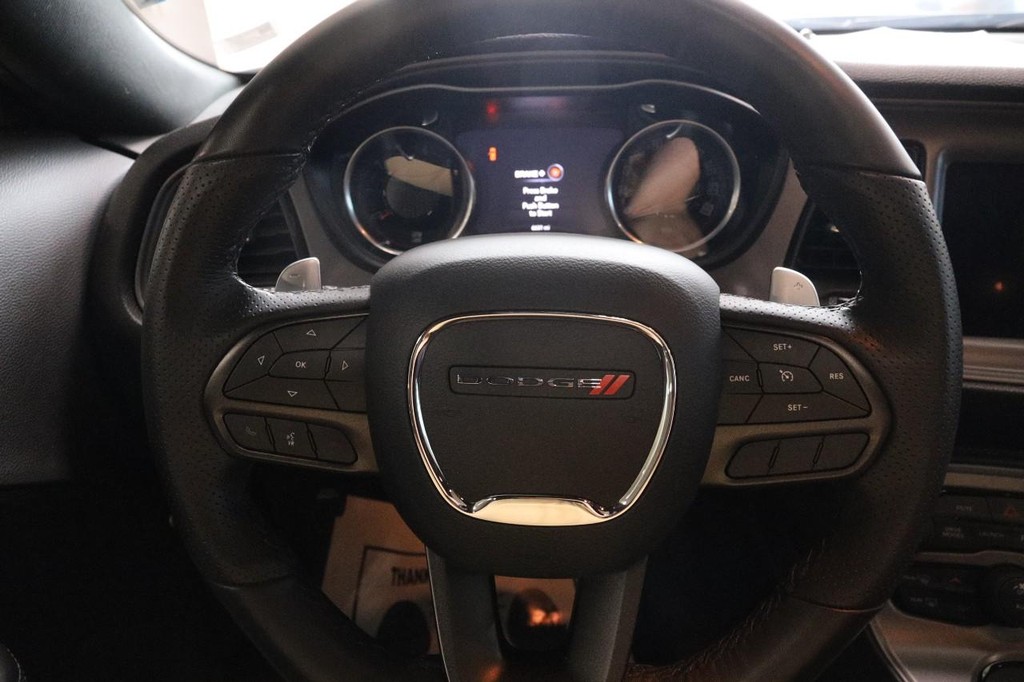 Dodge Challenger Vehicle Full-screen Gallery Image 11