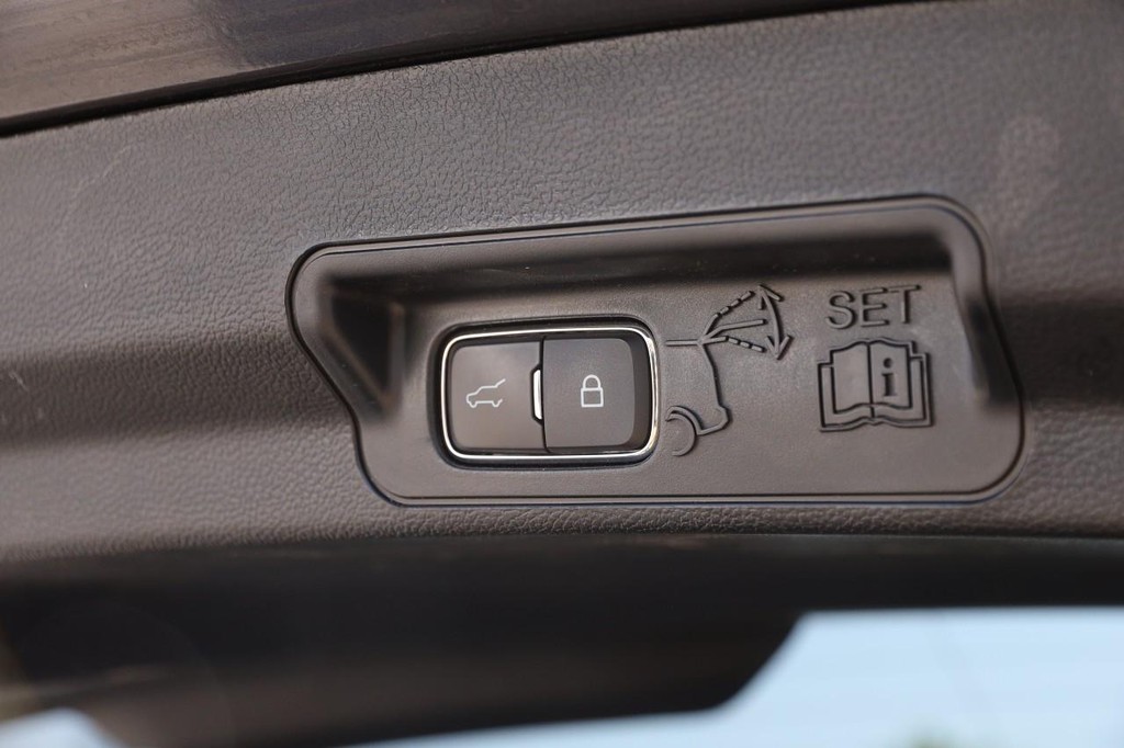 2024 Ford Explorer XLT - Photo 8